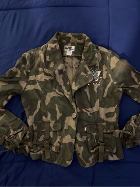 Mecca Femme Y2K Camo Butterfly Utility Jacket M